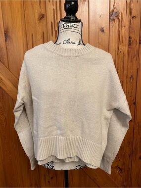 Cotton quince Crewneck Cream Sweater cropped